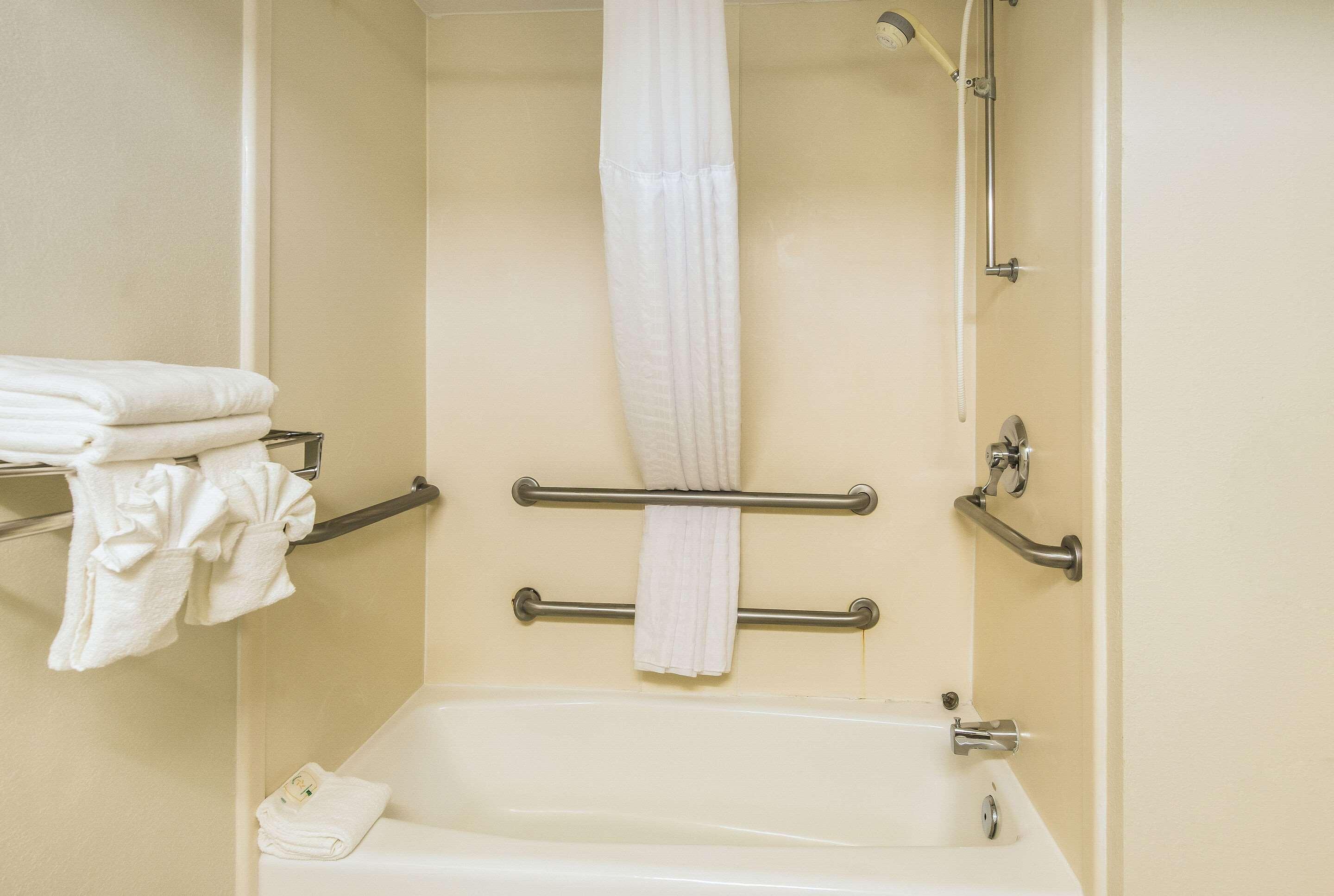 Quality - Area Inn